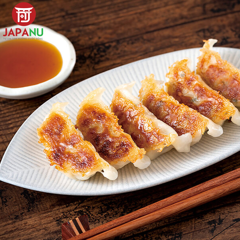 Há cảo Gyoza chấm cùng nước sốt Ponzu