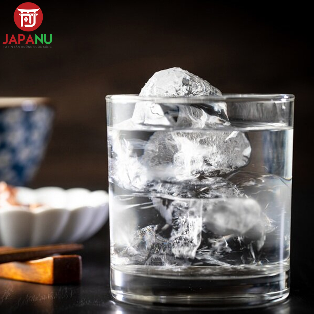 Cách Uống Rượu Shochikubai Kyoto Junmai với đá lạnh