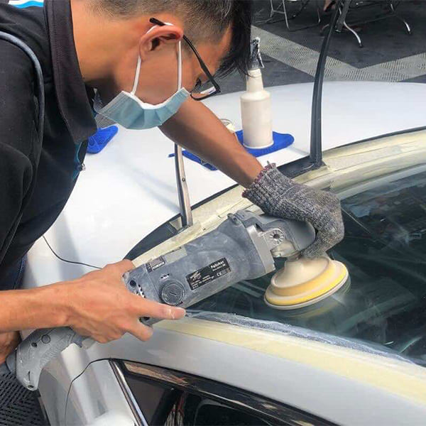 Đánh bóng kính lái