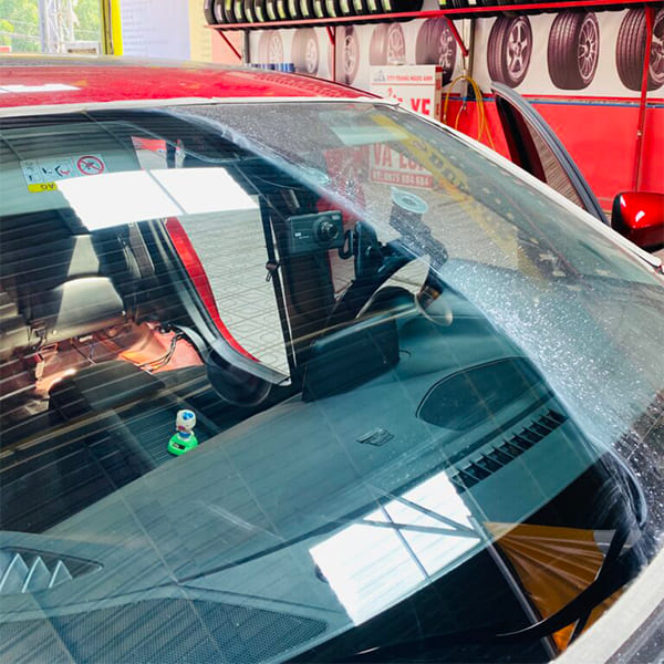 Đánh bóng kính lái