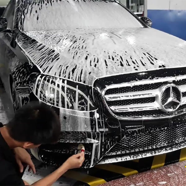 Đào tạo rửa xe và dọn nội thất xe