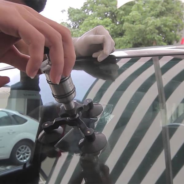 hàn kính ô tô tại Luxury Car Spa AH