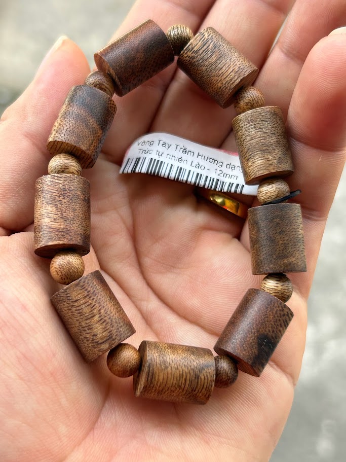 vòng tay trầm hương tự nhiên Lào kiểu trúc chuẩn trầm
