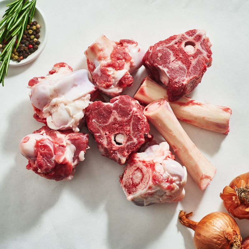 2: HÃy chọn xương có ít mỡ, giữ được màu đỏ tươi