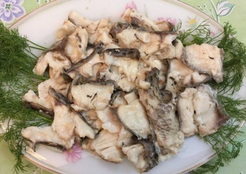4: Phần cá rô còn lại, bạn đem hấp với gừng và một ít thì là