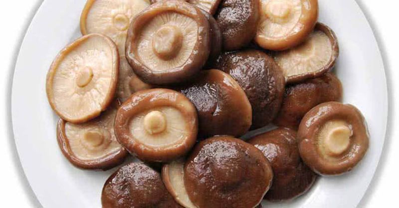 6: Nấm xào chín mềm để ăn bún