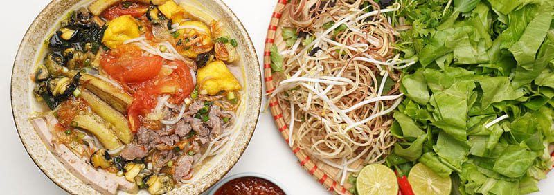 Món bún ốc thơm ngon đúng chuẩn hương vị Hà Thành