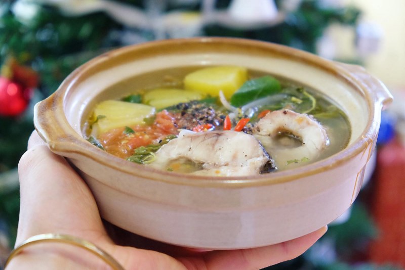 Hoàn thiện thành phẩm canh chua cá lóc