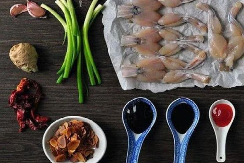 Bạn cần chuẩn bị đầy đủ các nguyên liệu này để nấu cháo Ếch