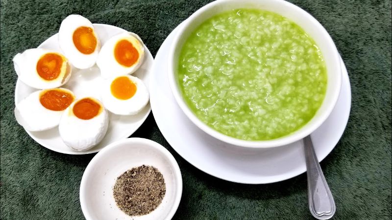 Cháo cần có tính đồng nhất với màu xanh tươi đẹp mắt, vẫn còn rõ những hạt gạo