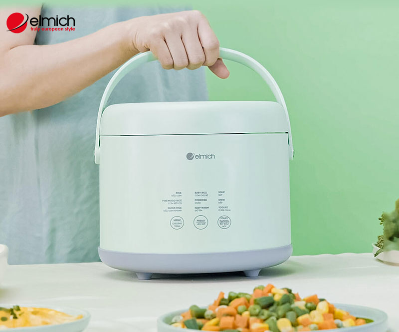 Hình 3. Chọn mặt phẳng đặt nồi cơm điện khô ráo, thoáng mát