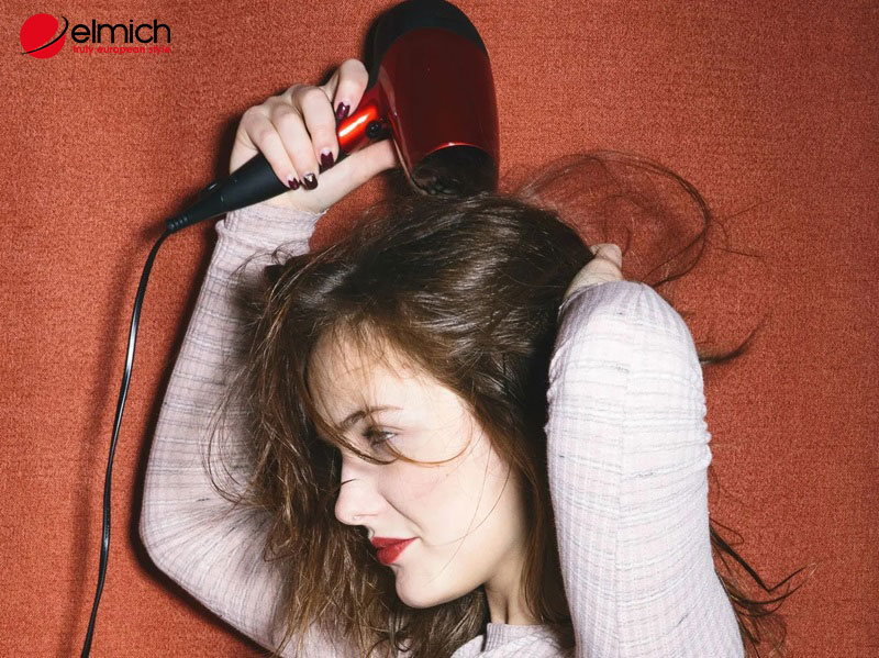 Hình 4: Cân nhắc để chọn máy có trọng lượng nhẹ giúp việc sử dụng dễ dàng hơn