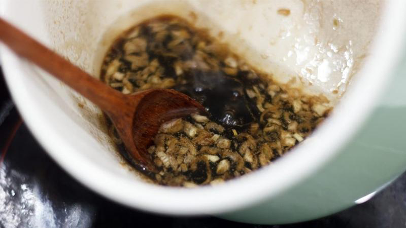 Làm nước sốt trộn hủ tiếu (ăn khô)