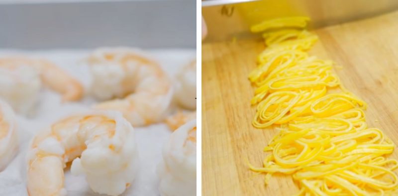 Luộc tôm và chiên trứng, cắt trứng thành sợi