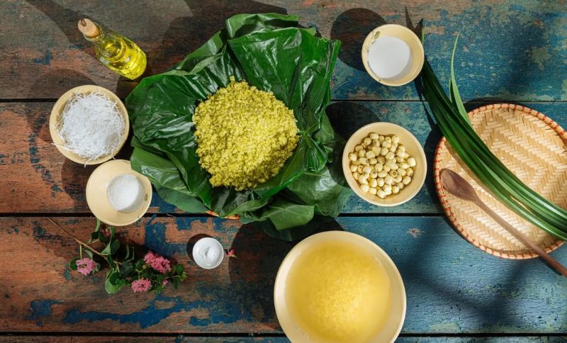 Ảnh 1: Những nguyên liệu cần thiết cho món xôi cốm hạt sen đậu xanh dừa