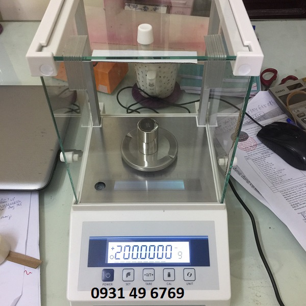 can-phan-tich-4-so-le-220g-FA2104E