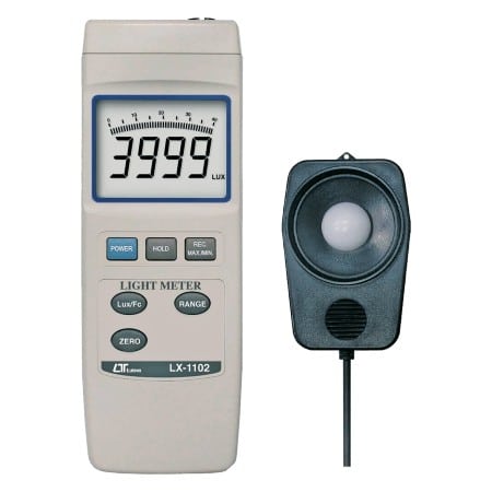 máy đo cường độ ánh sáng Lutron LX-1102