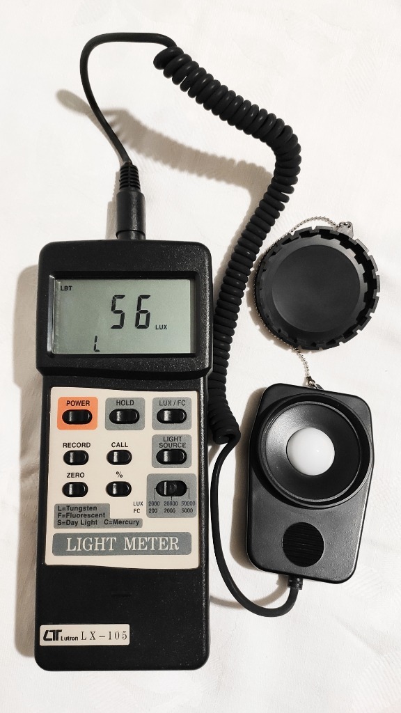 Máy đo cường độ ánh sáng Lutron LX-105