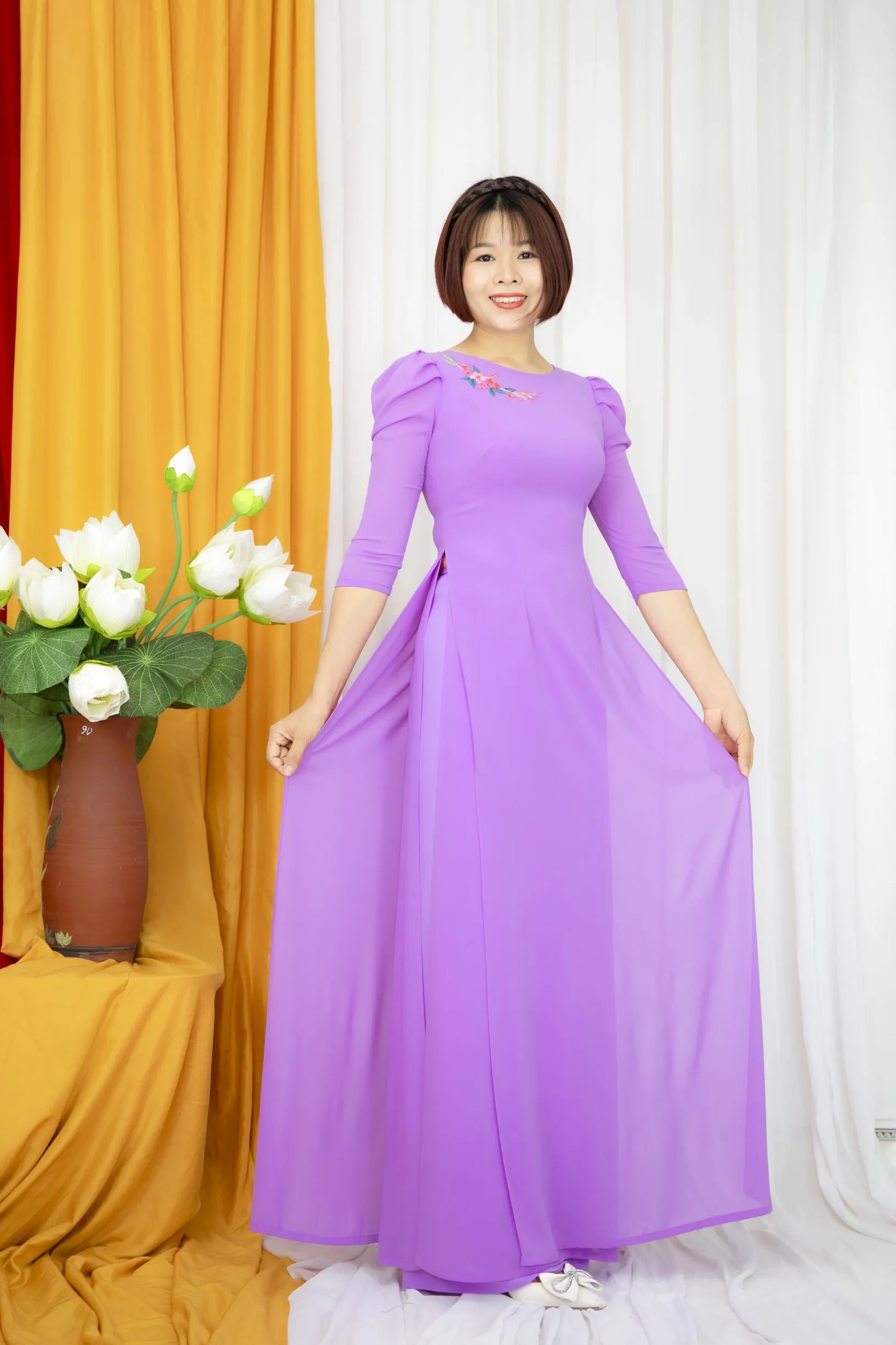 Mấu áo dài cách tân tây bồng thêu hoa vi tính chifon 4 tà