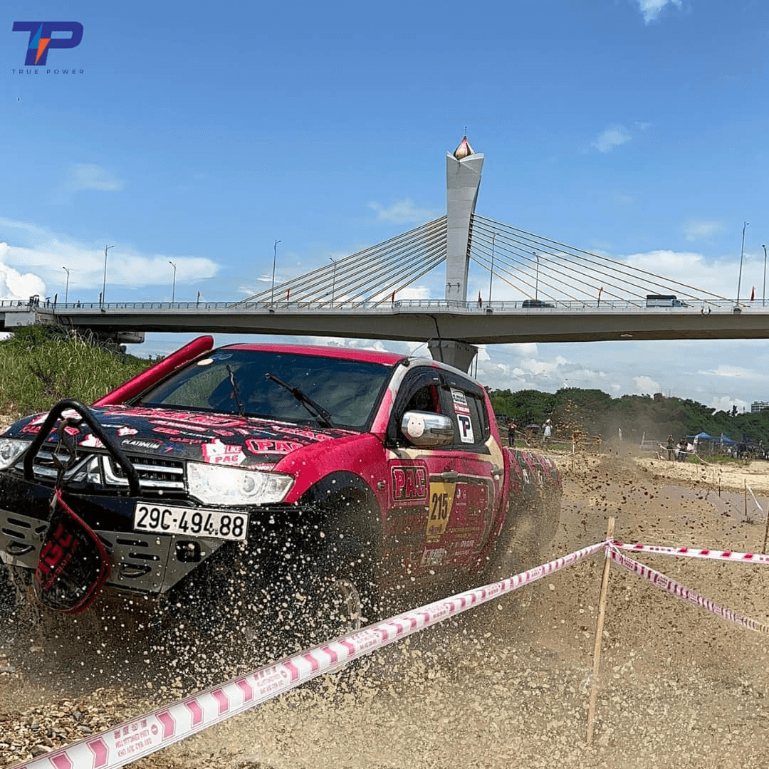 nha-tai-tro-kim-cuong-dong-hanh-cung-tuyen-quang-challenge-4x4