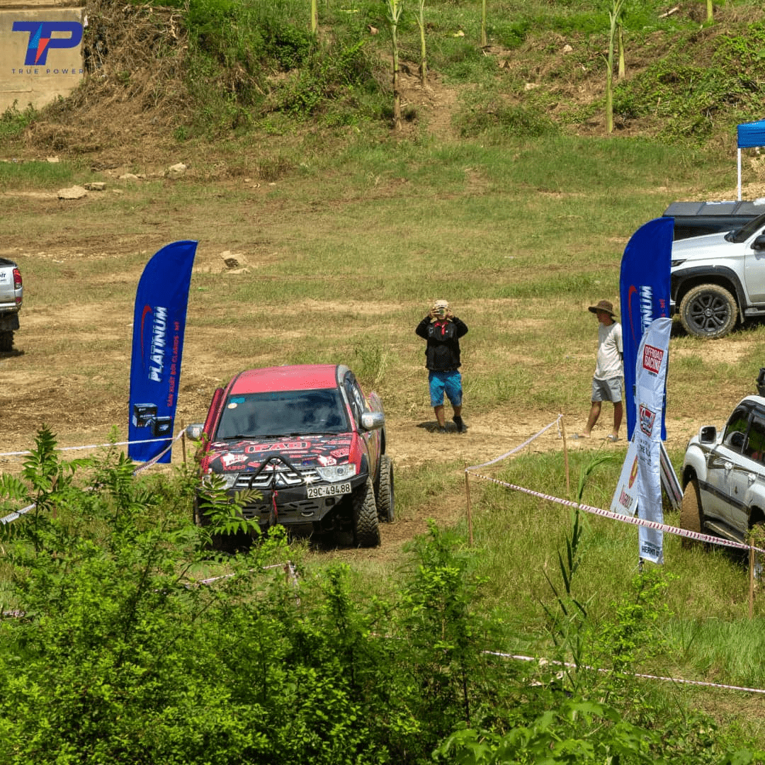 nha-tai-tro-kim-cuong-dong-hanh-cung-tuyen-quang-challenge-4x4