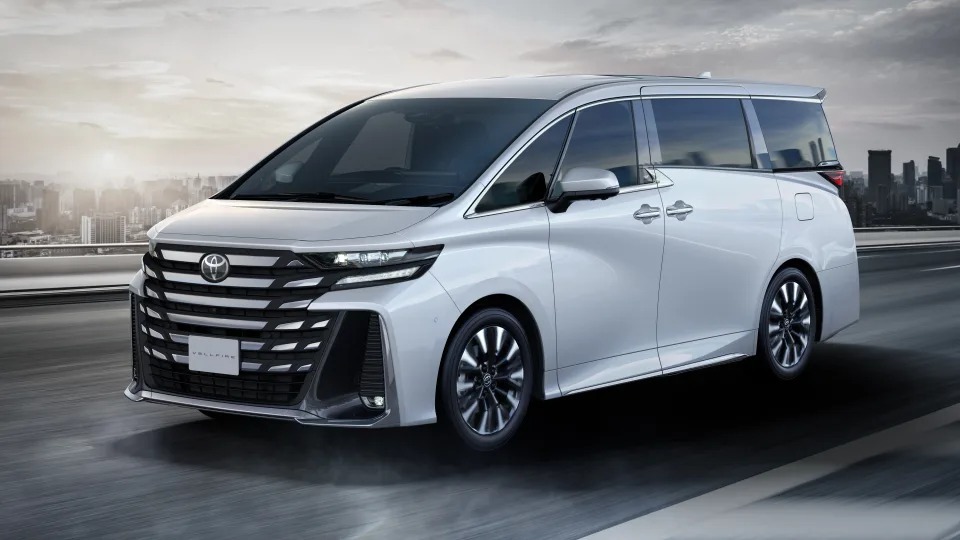 toyota-alphard-1
