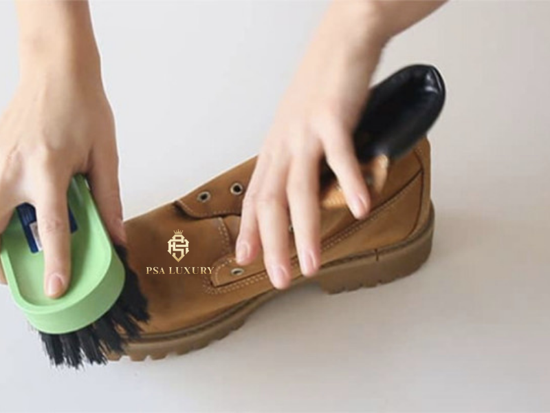 Phục hồi màu da lộn - Suede Revive từ PSA Luxury