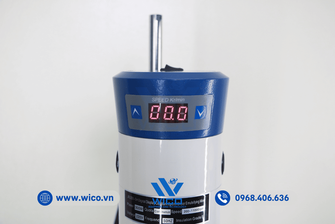 Máy đồng hóa có bộ điều khiển hiện số tiên tiến