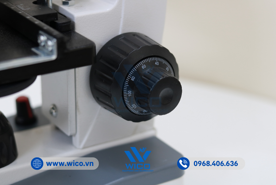 Núm chỉnh của Kính hiển vi Trung Quốc XSP-107B