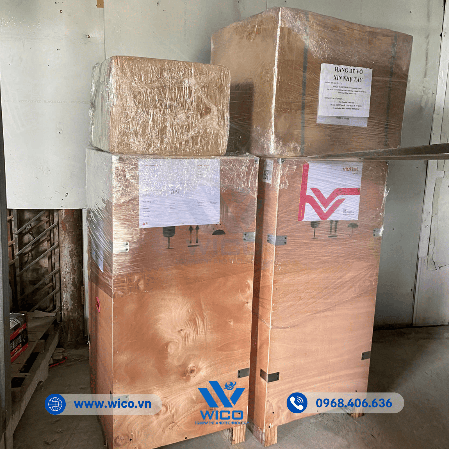 Kiểm tra và đóng gói cẩn thận 2 Nồi hấp LS-100HD, 2 bể rửa siêu âm WUC-68, WUC-110