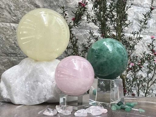 Quả cầu đá phong thuỷ