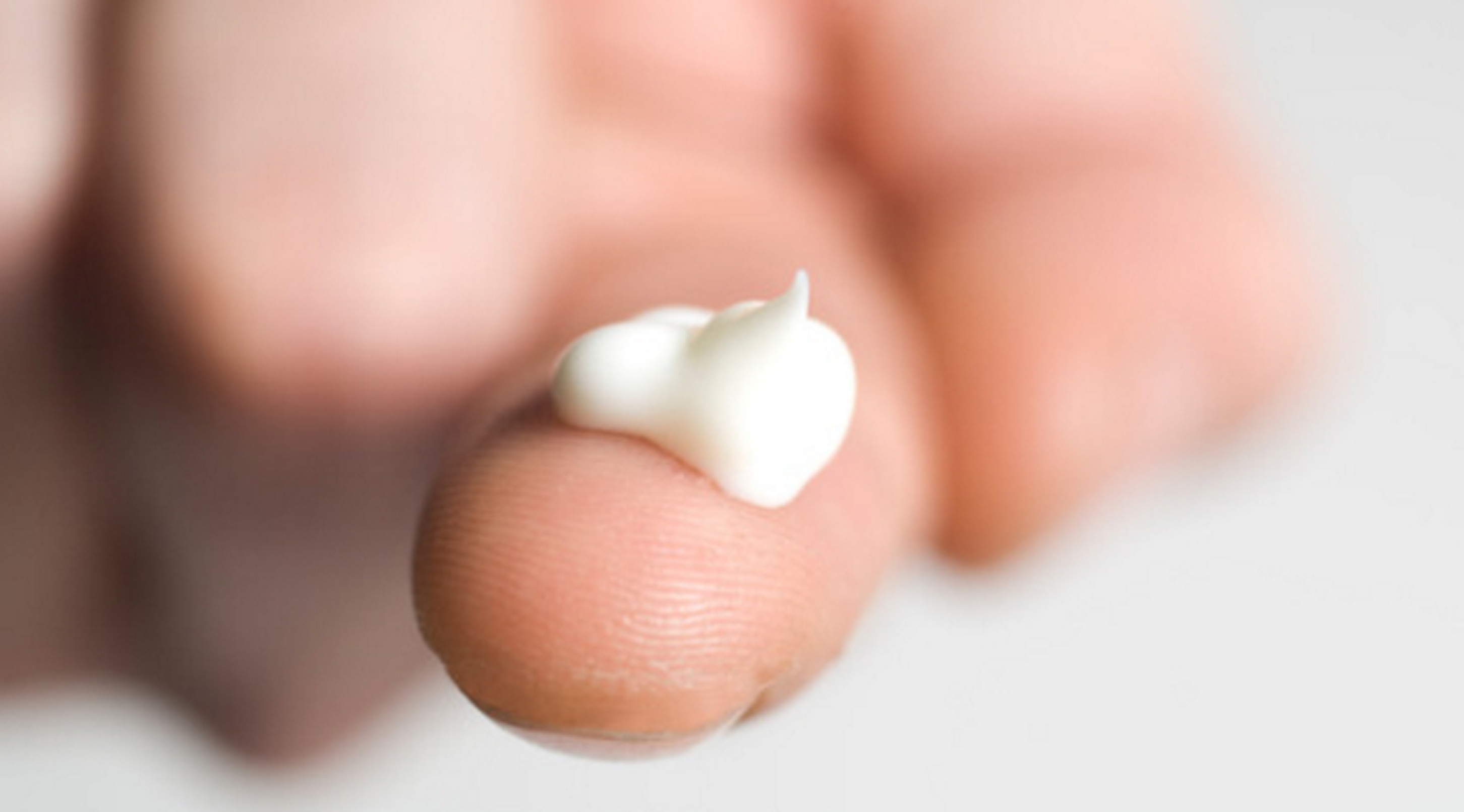 Lưu ý khi dùng kem trị mụn Nhật Bản