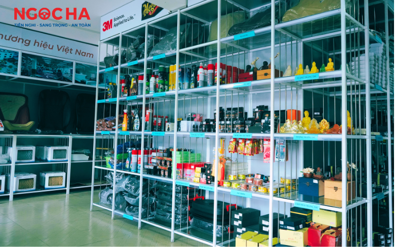 Trưng bày sản phẩm tầng 1