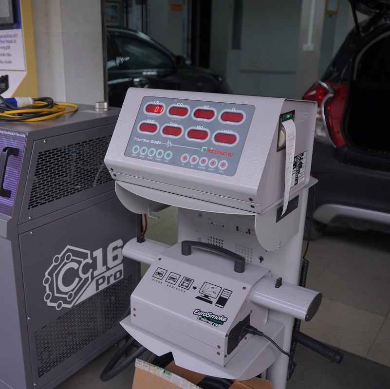 Máy đo chỉ số khí thải Total Gas Tester 8050 (trên) & Eurosmorke 9001 (dưới)