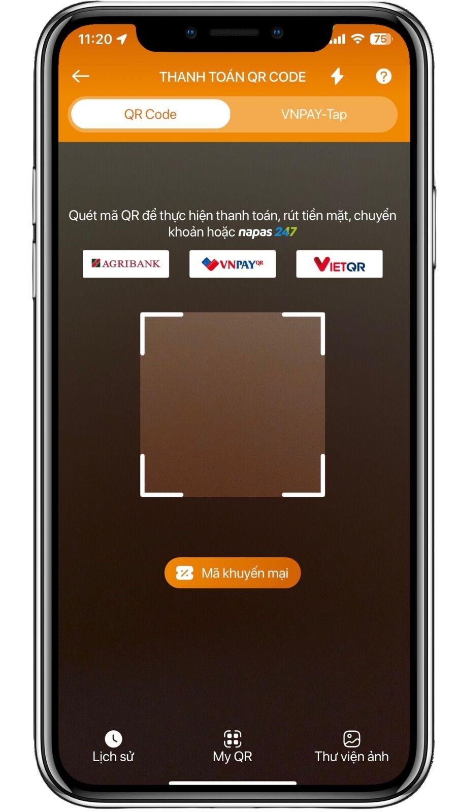 Tiến hành quét mã QR bằng điện thoại