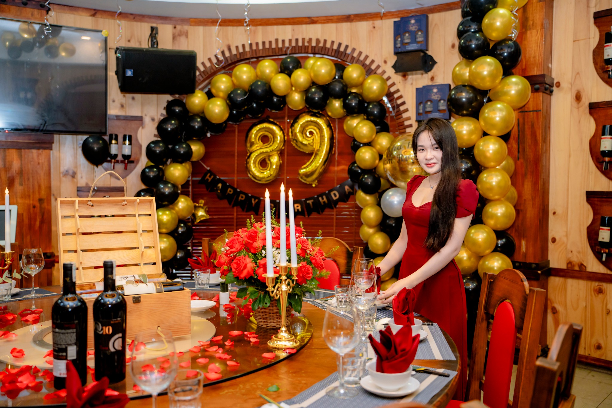 gái hầm rượu 89 Phan Văn Hớn