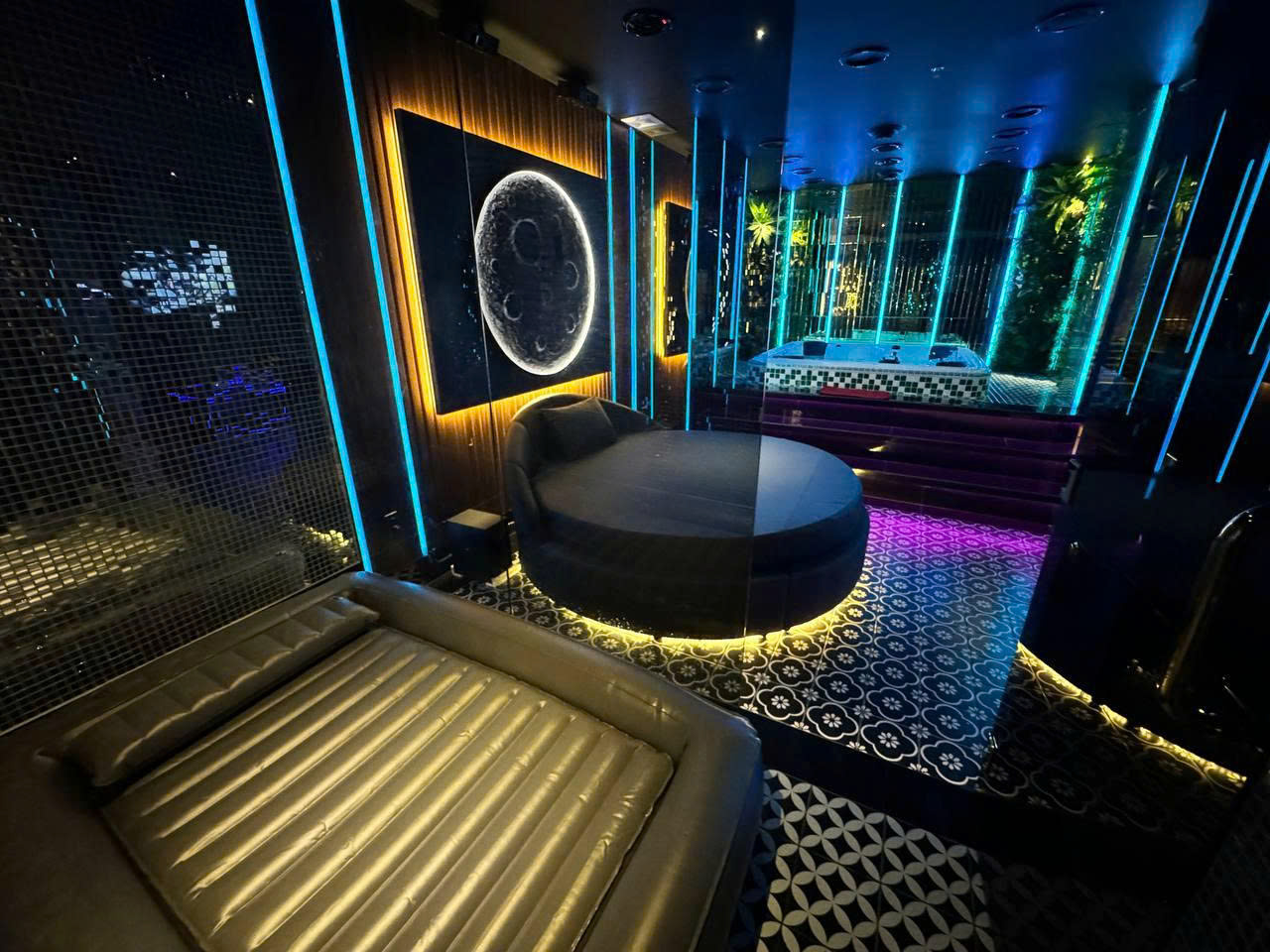 Phòng Pool cao cấp Massage Đằng Vương Các