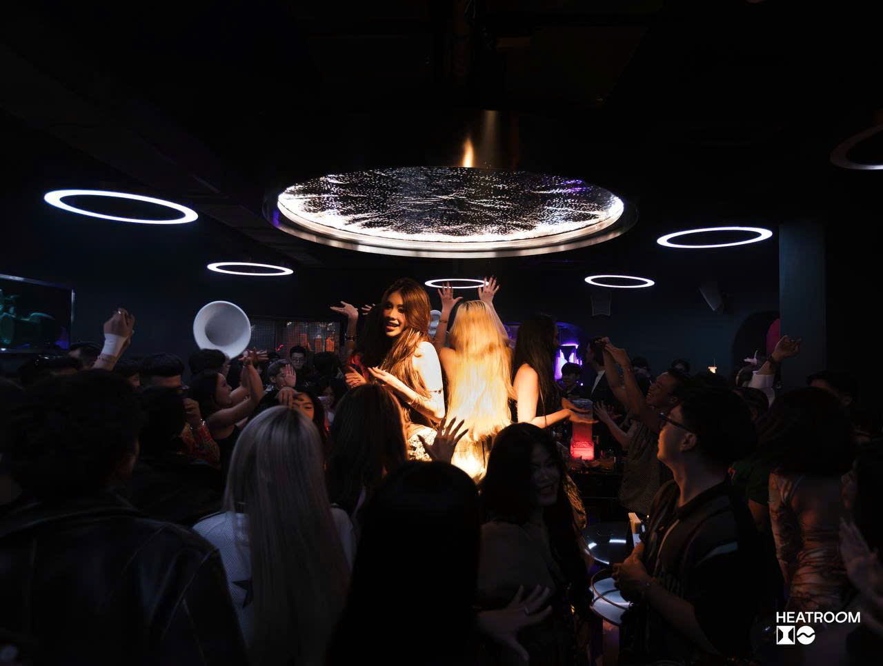 loco heat room club