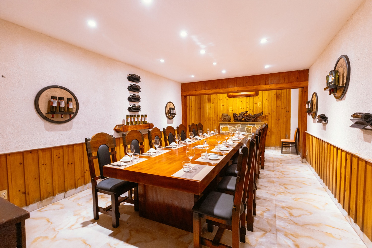 hầm rượu vang quán nam phương