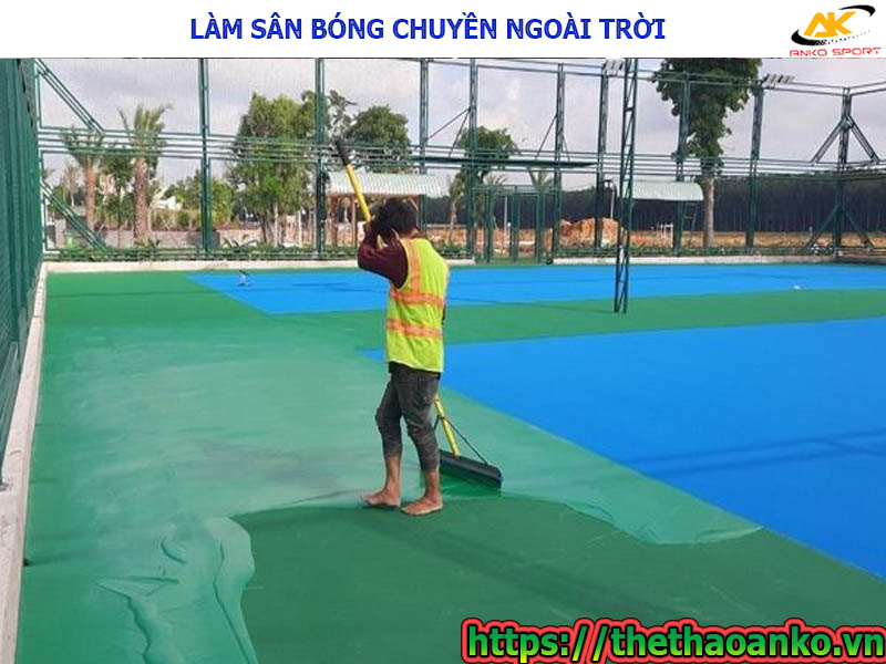 lam-san-bong-chuyen-ngoai-troi-theo-quy-trinh-dung-tieu-chuan