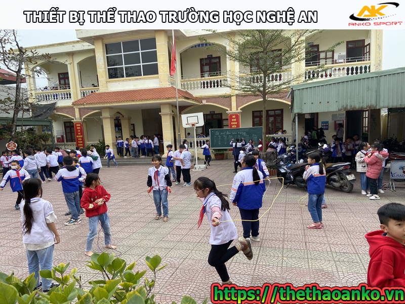 thiet-bi-the-duc-the-thao-truong-hoc-gia-re-tai-nghe-an