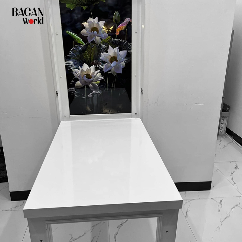 ban-an-gap-gon-khung-2-tranh-treo-tuong