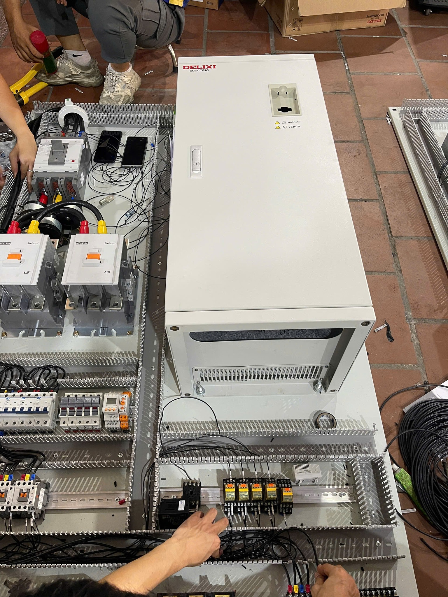 bien-tan-delixi-cdi-e100-2