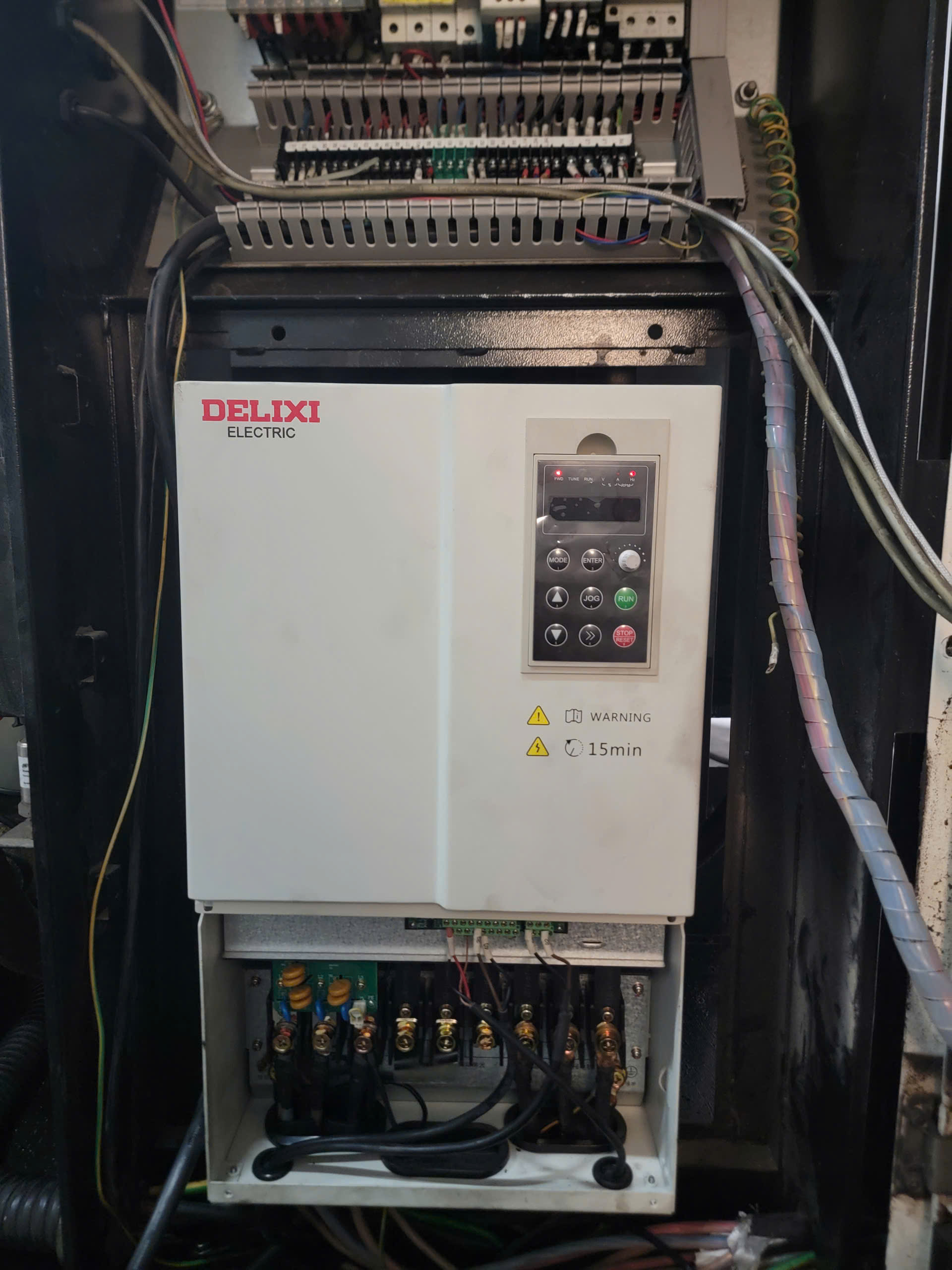 bien-tan-delixi-e100-1