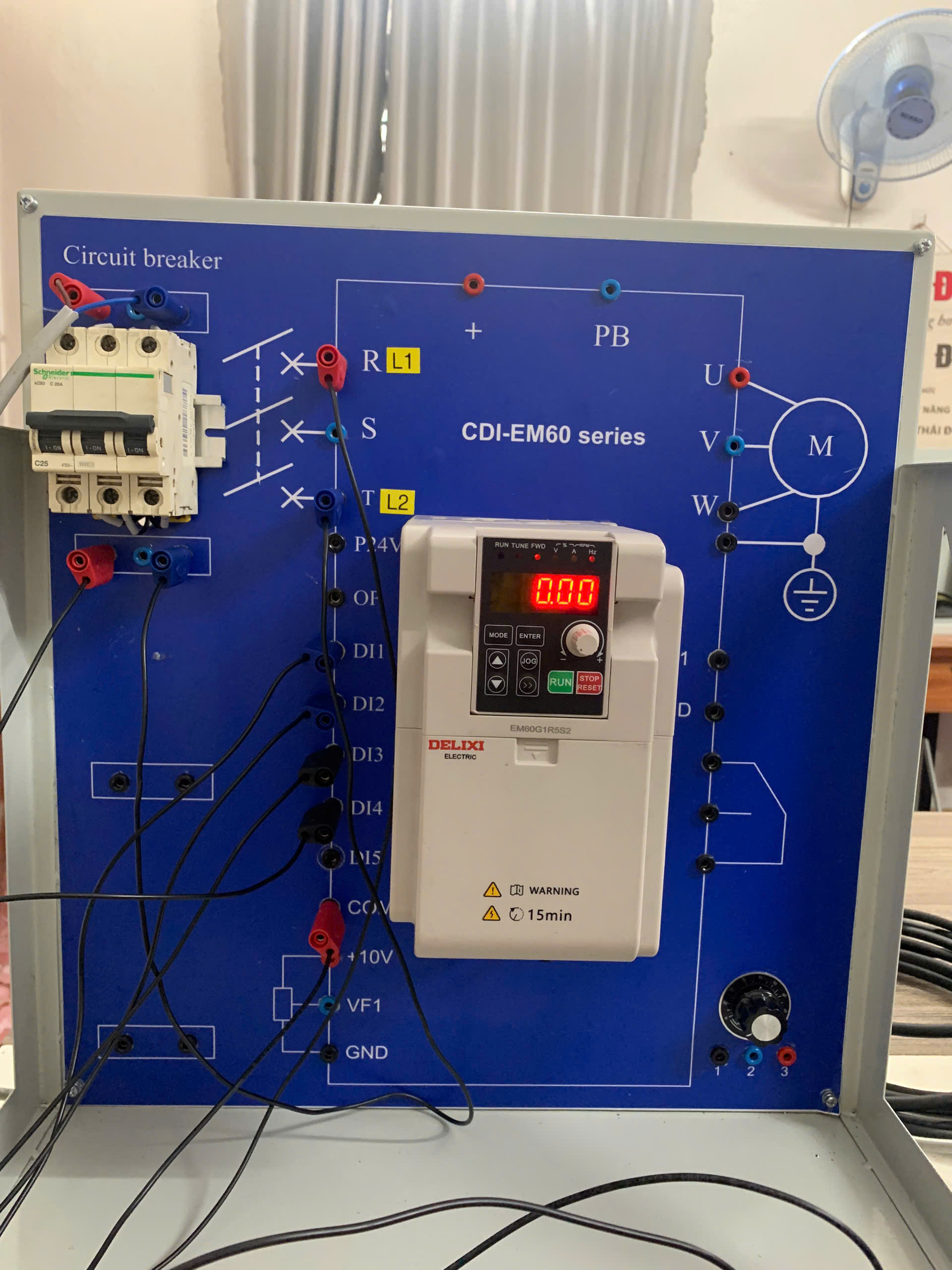 bien-tan-delixi-em60