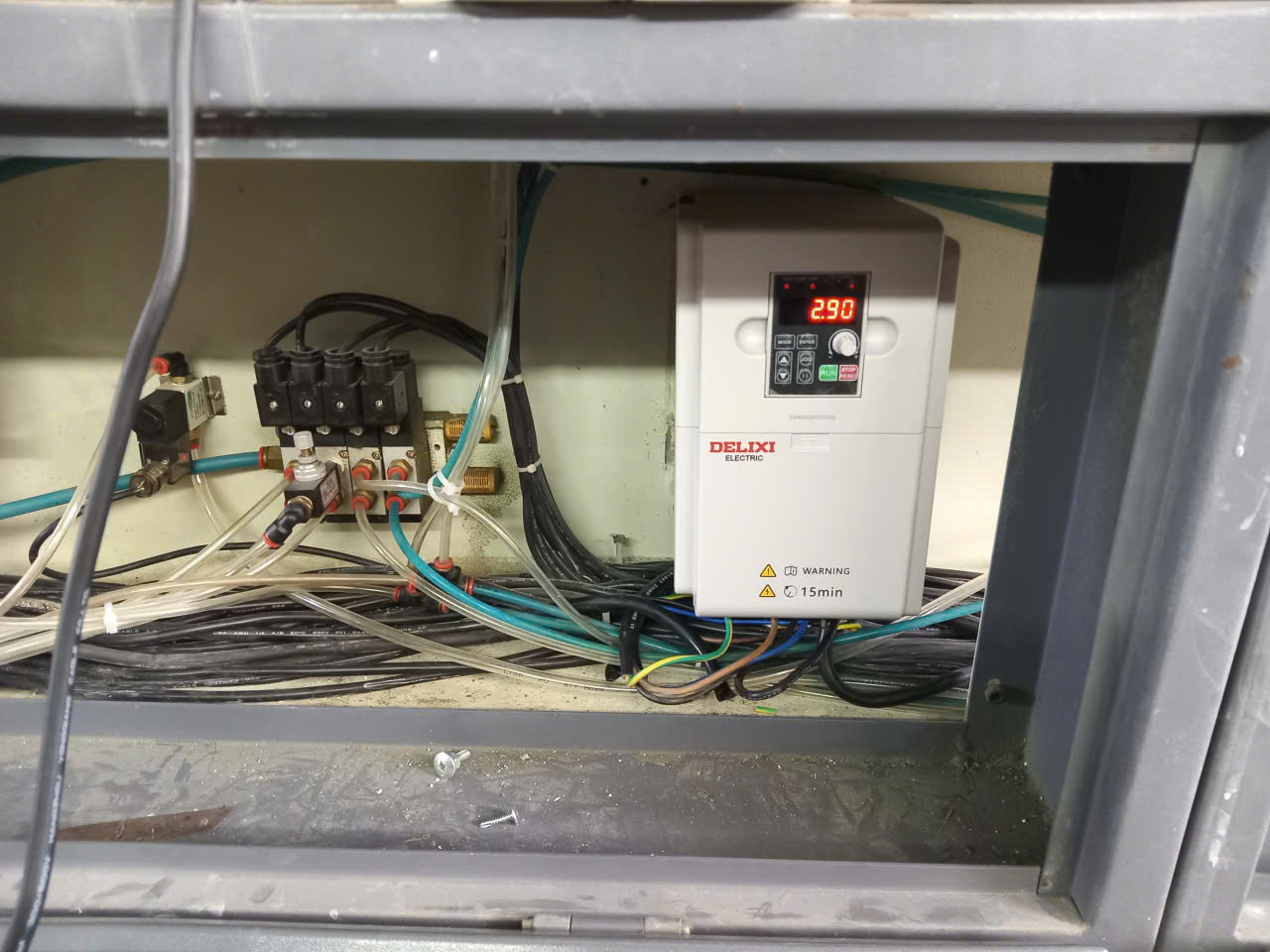 bien-tan-cho-may-dan-canh-go-1