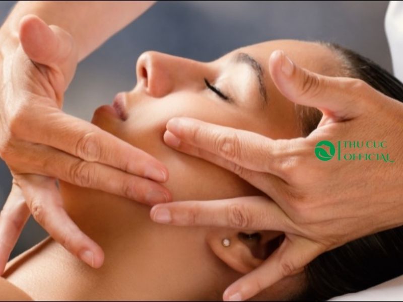 Massage mặt tại nhà trong bao lâu