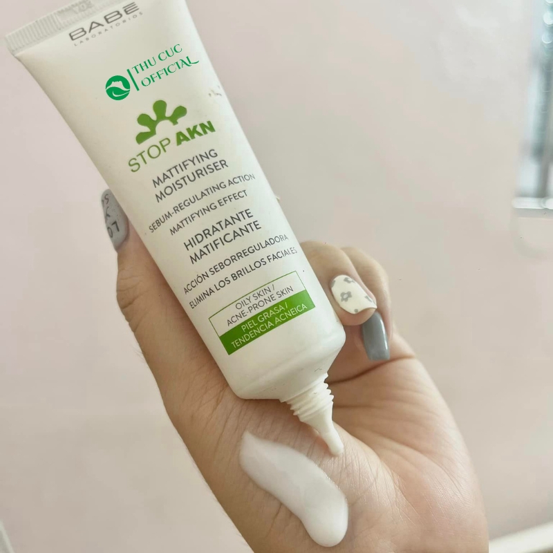 Chất kem của Babe Stop AKN Mattifying Moisturiser