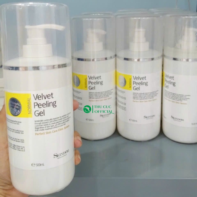 Tẩy da chết skindom dạng gel