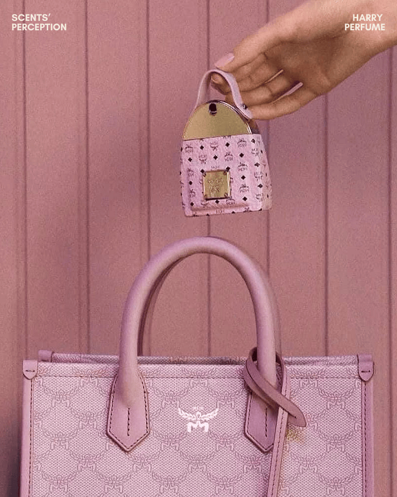 MCM Crush EDP có độ lưu hương trên 6 giờ và tỏa hương gần trong phạm vi một cánh tay